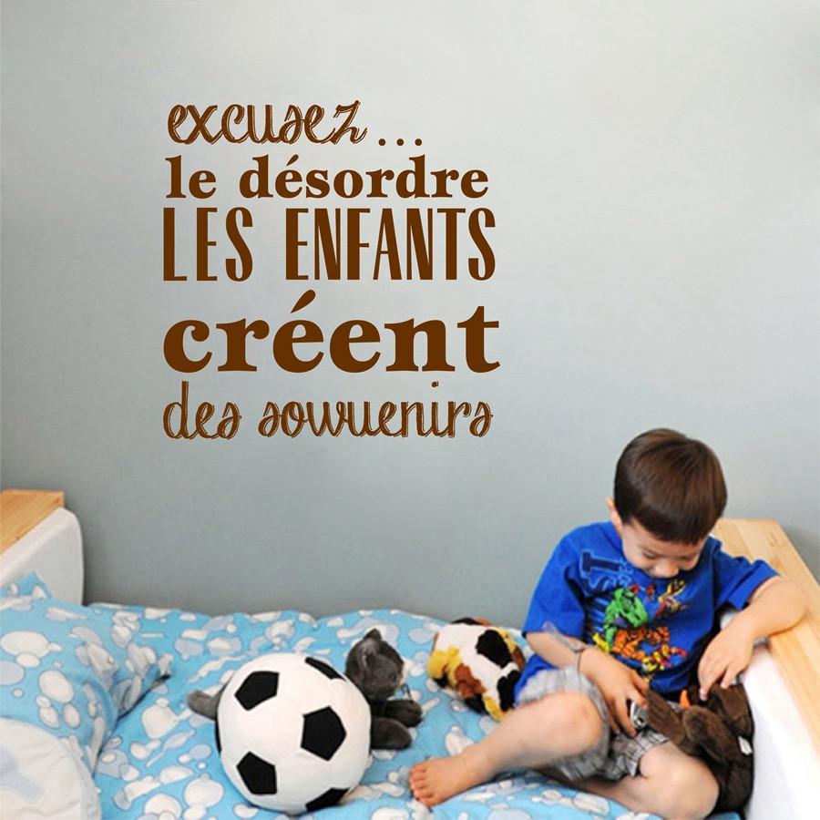 Sticker mural - Excusez le désordre les enfants créent des souvenirs | sticker mural | STIKEO.COM